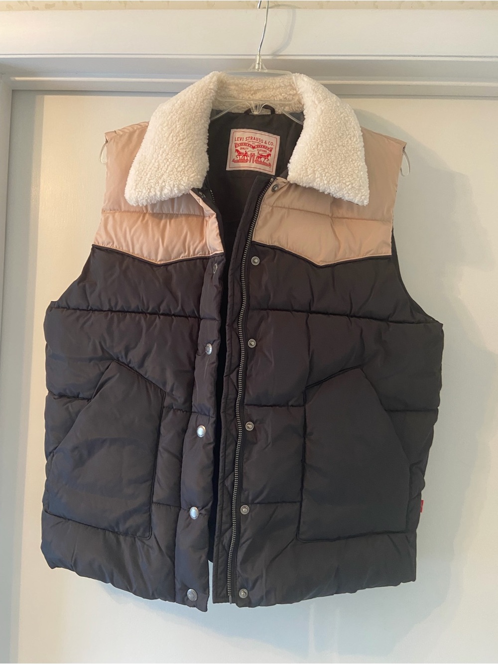 Levi's Black Puffer Vest with Cream Sherpa Collar